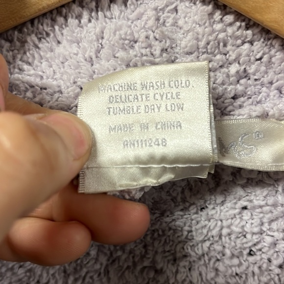 BAREFOOT DREAMS ROBE
CozyChic size 1 - Picture 6 of 10